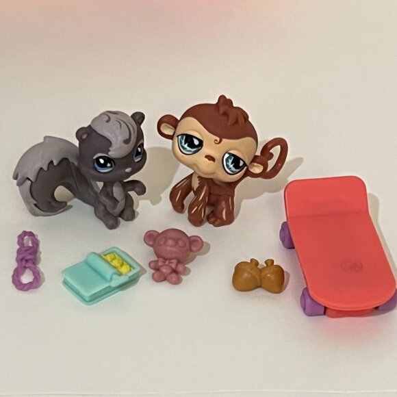 Littlest Pet Shop Pets Only Clubhouse with Squirrel #484 and Monkey #485 - Picture 2 of 13